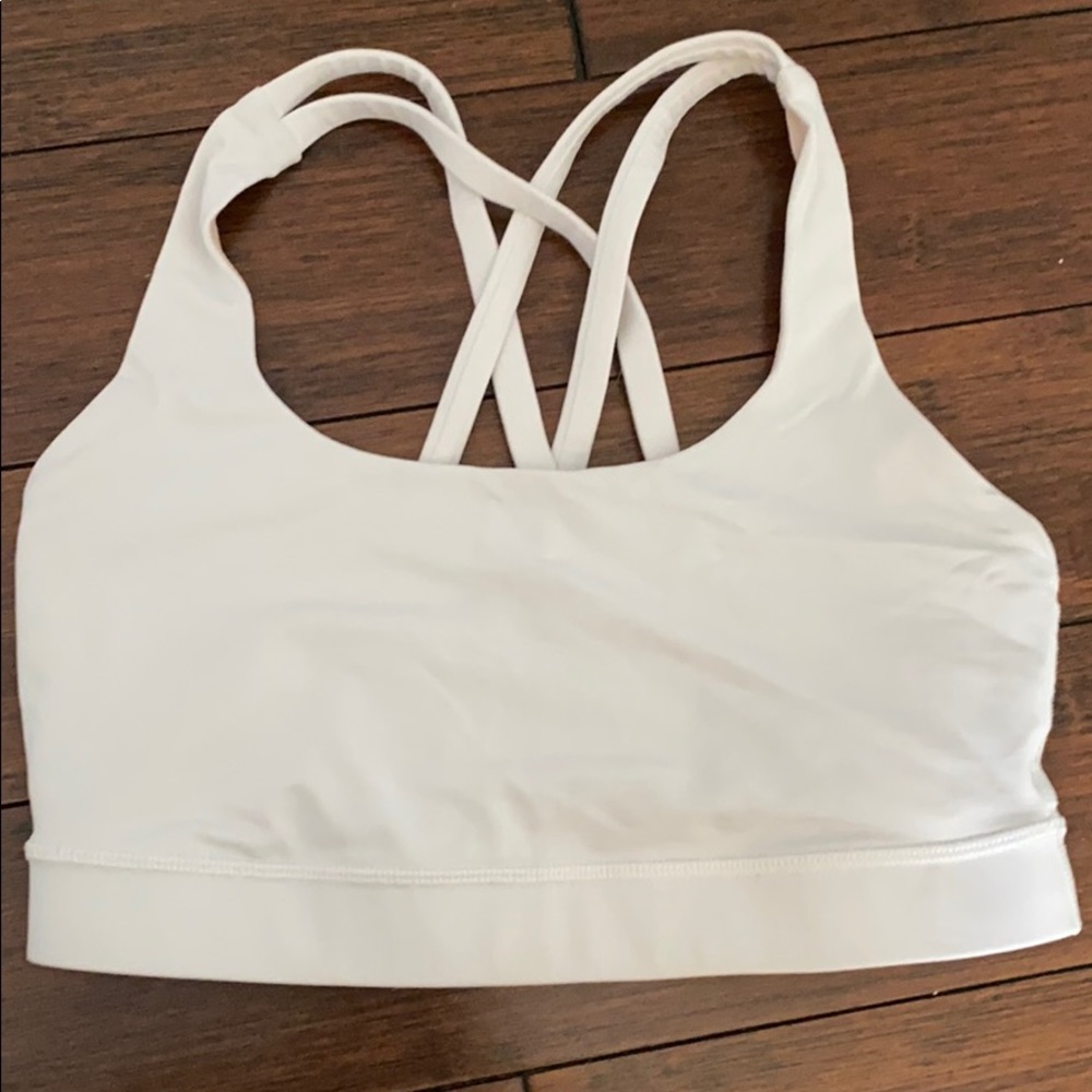 White Lululemon sports bra in great condition